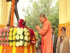 
      
      Yogi Adityanath pays tribute to Mahatma Gandhi
      
      