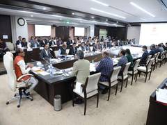 
      
      MP CM directs officials to prepare roadmap for 8.5 crore citizens
      
      