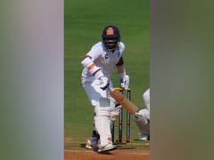 
      
      Hanuma Vihari bats one hand during Ranji match after wrist injury
      
      