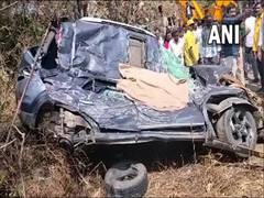 
      
      Speeding truck crushes car in Bengaluru; woman, daughter killed
      
      