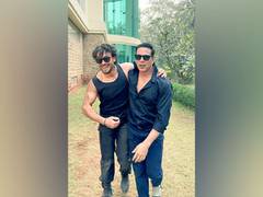 
      
      WATCH: Akshay, Tiger dance to 'Main Khiladi' from 'Selfiee'
      
      