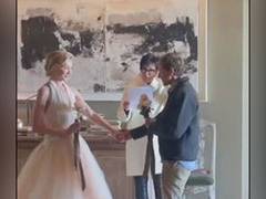 
      
      Ellen DeGeneres, Portia de Rossi renew wedding vows
      
      