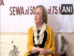 
      
      Frmr US Secy of State Hillary pays respect to SEWA founder Elaben
      
      