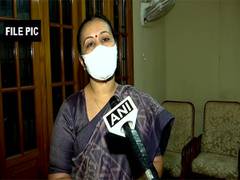 
      
      Kerala Health Minister Veena George meets Former CM Oommen Chandy
      
      