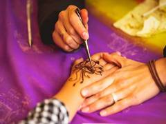 
      
      Mehndi smell lead to seizures in 9-yr-old girl
      
      