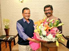 
      
      Kejriwal meets J'Khand CM Hemant Soren in Delhi
      
      