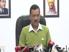 
      
      Delhi CM Kejriwal meets kin of ASI who succumbed to injuries
      
      