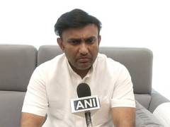 
      
      Karnataka BJP leader challenges JD-S to field Muslim CM candidate
      
      