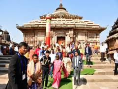 
      
      Prez Murmu visits Lingaraj Temple on second day in Odisha
      
      