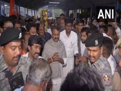 
      
      MoS Murugan, BJP leader Annamalai arrives in Chennai from SL
      
      