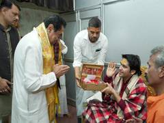
      
      Kamal Nath visits Bageshwar Dham, meets Dhirendra Shastri
      
      