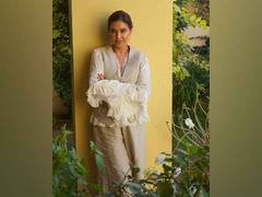 
      
      Lisa Ray refreshes body and soul in Dubai, check pic
      
      