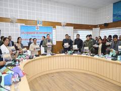 
      
      Complete work with transparency, speed and foresight: CM Dhami 
      
      