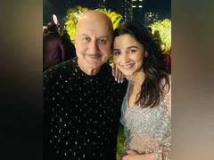
      
      Anupam Kher drops a pic with 'born actress' Alia Bhatt
      
      