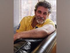
      
      Deepak Tijori returns to films with romantic drama 'Ittar'
      
      