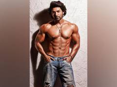 
      
      Gurmeet Choudhary drops pictures of his toned body
      
      