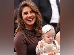 
      
      Priyanka Chopra drops adorable Sunday morning selfies with Malti
      
      