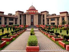 
      
      Chhattisgarh HC issues bailable warrant against IAS officer
      
      