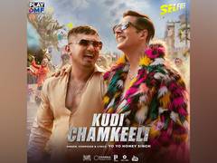 
      
      Akshay, Yo Yo Honey Singh's new party anthem 'Kudi Chamkeeli' out
      
      