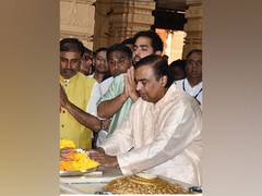 
      
      Mukesh Ambani and son Akash Ambani visit Somnath
      
      