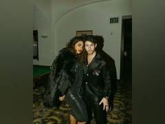 
      
      Priyanka Chopra dances her heart at Nick Jonas' concert
      
      