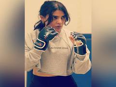 
      
      Samantha Ruth Prabhu practices boxing in Nainital's 8 degrees
      
      