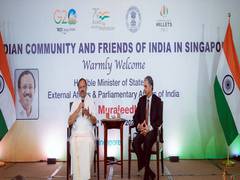 
      
      MoS Muraleedharan interacts with Singapore's Indian community
      
      