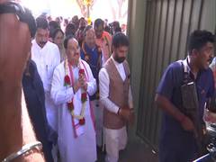 
      
      Karnataka: Nadda visits party general secretary CT Ravi's house
      
      