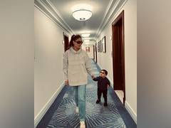 
      
      Kareena shares adorable pictures of 'Jeh baba' on his bday
      
      