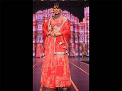 
      
      Show director Utsav Dholakia directed a star studded fashion show
      
      