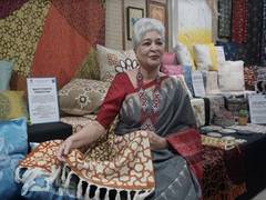 
      
      American Express and Dastkar support the economic empowerment 
      
      