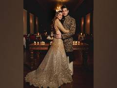
      
      Sidharth Malhotra and Kiara Advani sparkle in new pictures
      
      