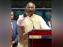
      
      Mallikarjun Kharge calls Pawan Khera's arrest as 