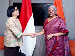 
      
      FM Sitharaman meets Indonesian counterpart, exchange views
      
      
