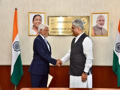 
      
      Bhupender Yadav discusses climate  change with Sri Lanka
      
      