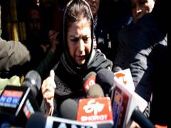 
      
      Mehbooba Mufti meets family members of killed Kashmiri Pandit
      
      