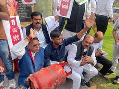 
      
      Congress walks out of MP assembly in protest of gas price rise
      
      