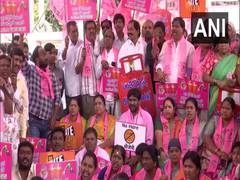 
      
      Telangana: BRS stage protest in Hyderabad against price hike of LPG cylinders
      
      