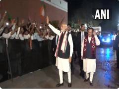 
      
      PM Modi receives warm welcome at BJP headquarters
      
      