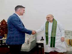 
      
      Former England Captain Kevin Pietersen meets Amit Shah
      
      