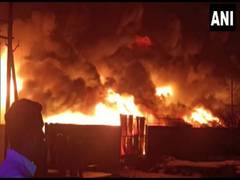 
      
      Gujarat: Massive fire breaks out in Vadodara's chemical factory
      
      