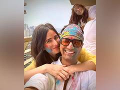 
      
      Vicky, Katrina's Holi pictures exude happiness, take a look 
      
      