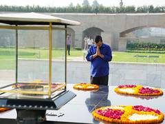
      
      Delhi CM Arvind Kejriwal pays homage to Mahatma Gandhi at Rajghat
      
      