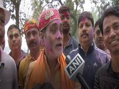
      
      Bihar: BJP MP Ram Kripal Yadav celebrates Holi with people
      
      