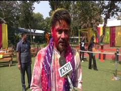 
      
      Union Minister Anurag Thakur celebrates Holi, extends wishes
      
      