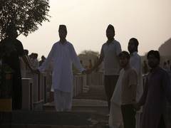 
      
      Ahmadiyya community defends human rights 
      
      