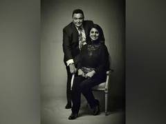 
      
      Nostalgic Sunday: Neetu Kapoor shares picture with Rishi Kapoor  
      
      