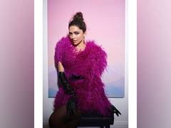 
      
      Deepika Padukone oozes glamour at Oscar after-party, check out pics
      
      