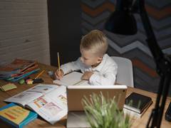 
    Kids build better learning skills when taught by same teachers
    