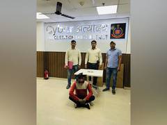
      
      Fraudster arrested for cheating people in Delhi
      
      